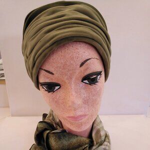 Vintage 1960s Green Velvet Ladies Turban Hat